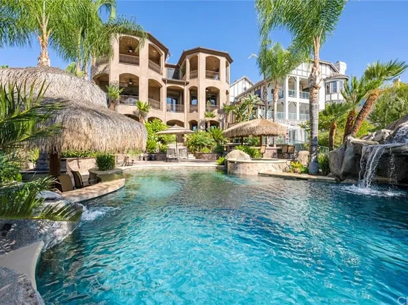 22310 W San Joaquin Dr, Canyon Lake, CA 92587