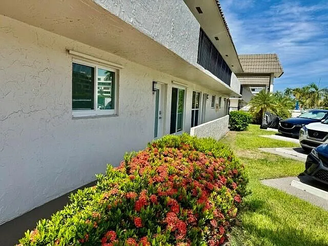 2 bed, 2.0 bath, 1053 sqft, $2,800 — Photo 3