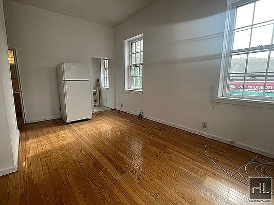 3rd image of 84 Henry St #2C