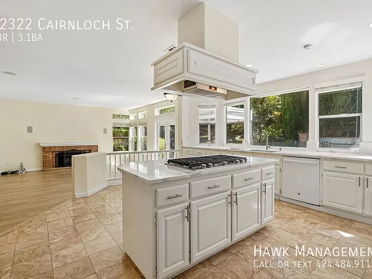 22322 Cairnloch St — Photo 28
