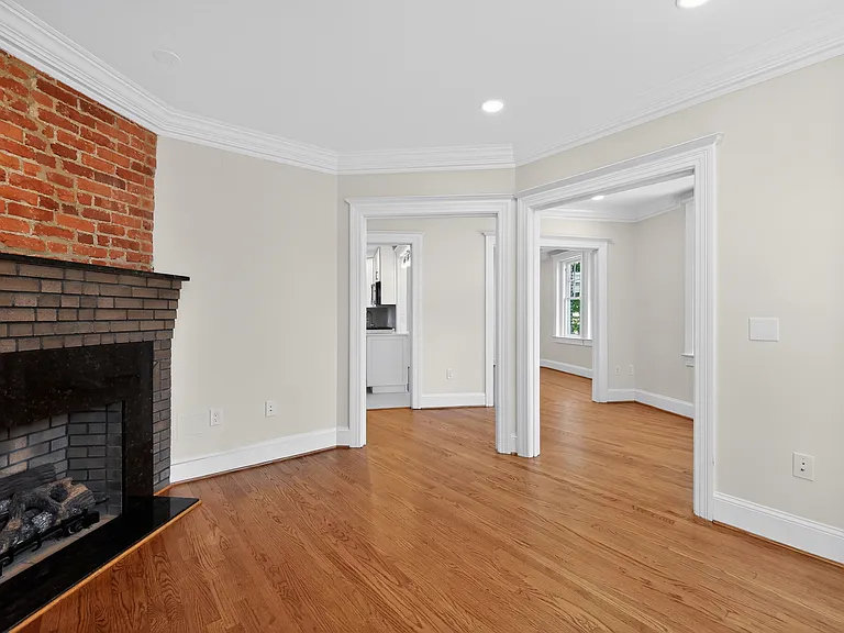 672 Maryland Ave NE — Photo 11