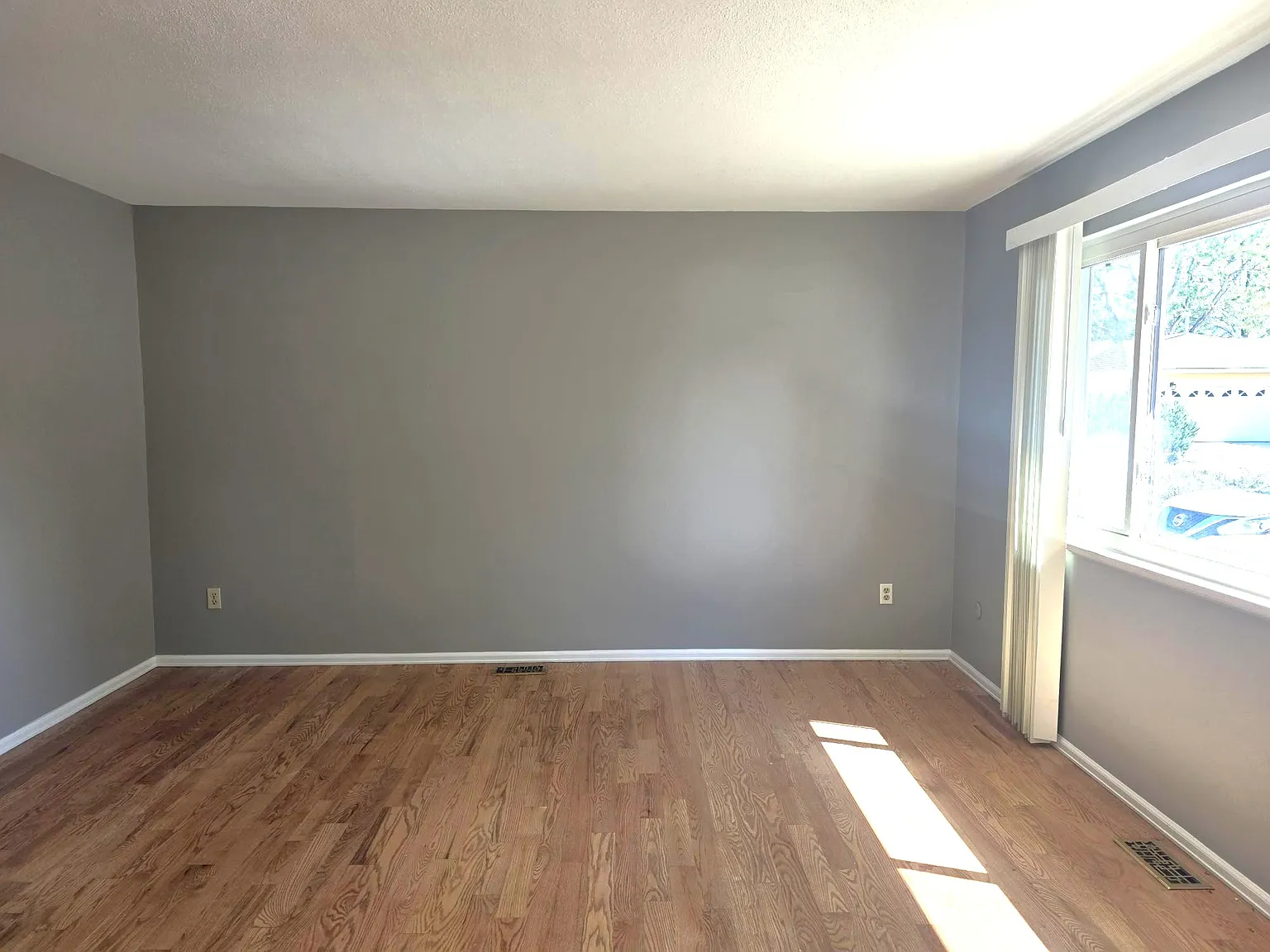 4 bed, 1371 sqft, $2,800 — Photo 2