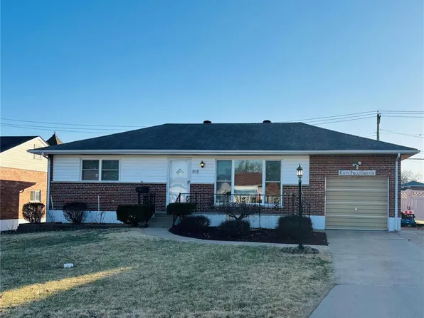 4216 Santen Dr, Saint Louis, MO 63123