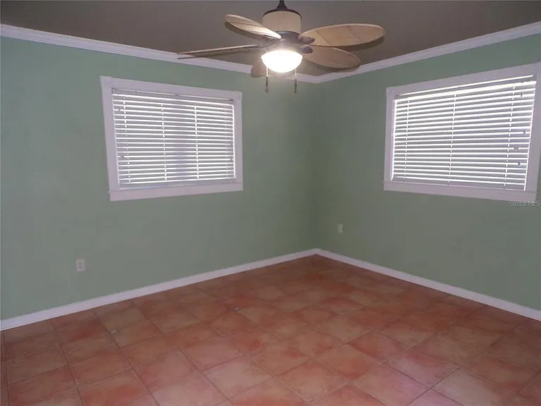 270 Belaire Ct — Photo 9