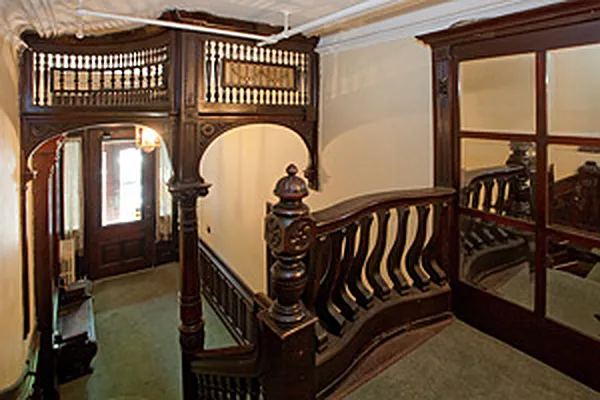 Sold by Avenue Sotheby's International Realty | media 19