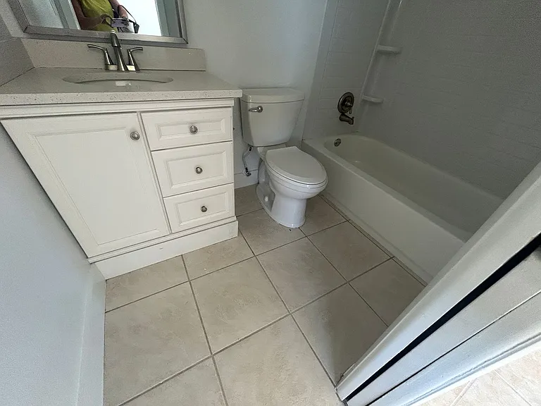 4708 SE 5th Pl — Photo 7