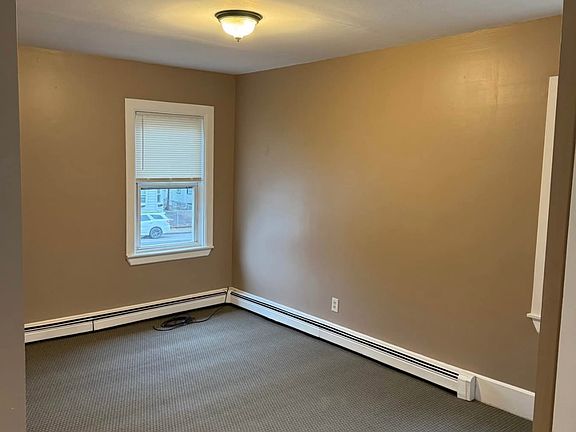 4th image of 349 Bay St Floor 2