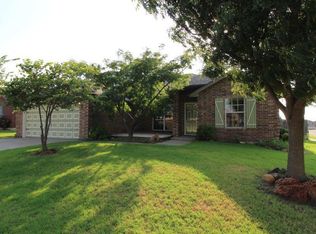 4001 Madison Ave, Moore, OK 73160