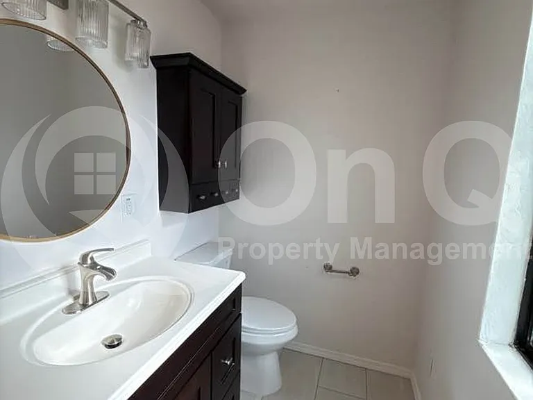 1002 E Simmons St — Photo 22
