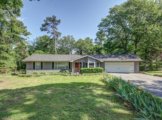 2075 Riverview Dr, Tahlequah, OK 74464