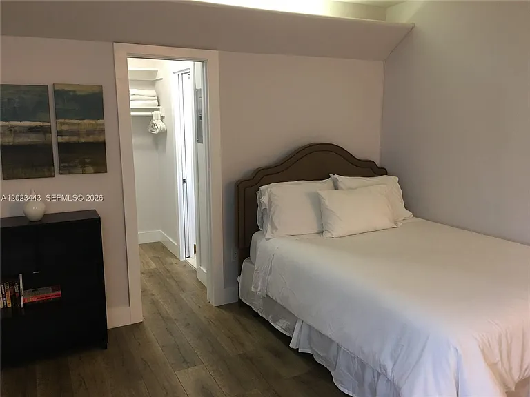 125 Edgewater Dr #7 — Photo 4