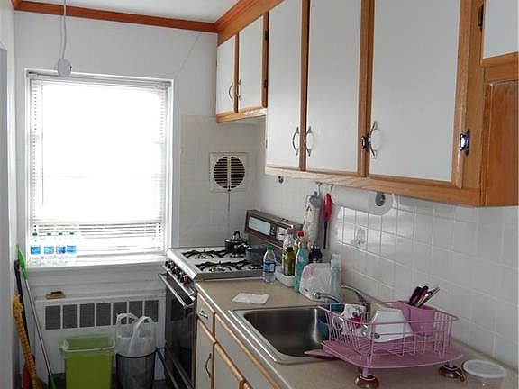 5th image of 16 Leewood Cir APT 1R