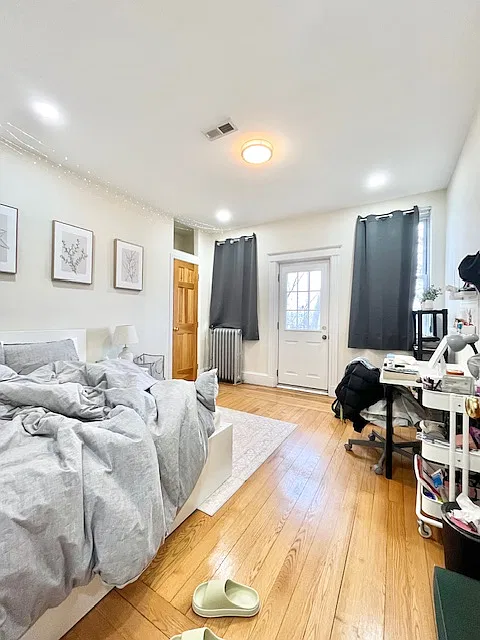 4 bed, 9999 sqft, $5,800 — Photo 4