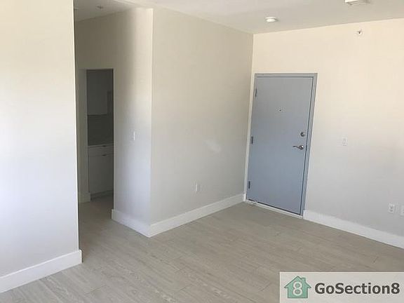 4th image of 6918 Bay Dr APT 9