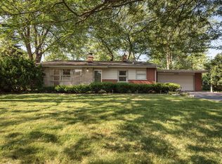 5900 Longview Dr, Countryside, IL 60525