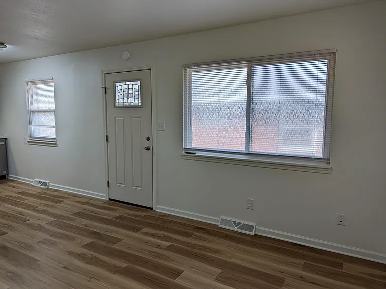 19 W Boxwood Ave — Photo 8