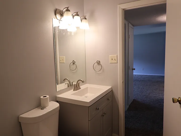 205 Long St #2 — Photo 24