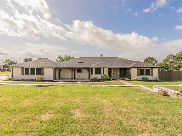 3711 Indian Creek Trl, Granbury, TX 76049