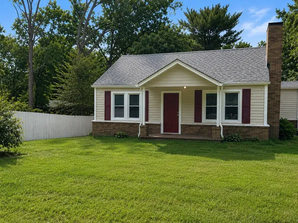 177 Half Circle Ln, Hendersonville, NC 28791