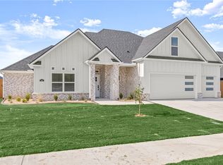 401 Bronco St, Centerton, AR 72719