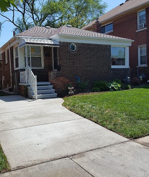 1st image of 355 Highland St