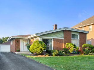 11140 Windsor Dr, Westchester, IL 60154