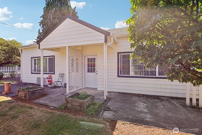 2nd image of 18605 NE Cramer Road
