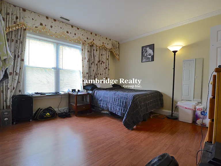 140 Newton St #3T — Photo 6