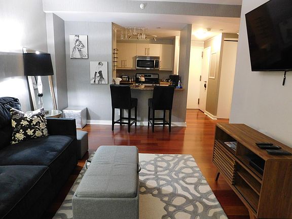 4th image of 219 S 18th St #1203