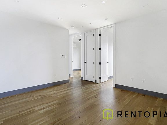 2nd image of 209 Montrose Ave #5H