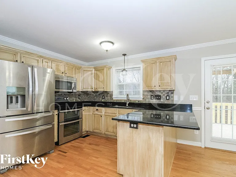4025 Lofter Ct — Photo 6