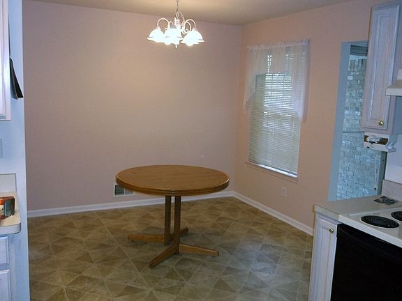 5th image of 41642 Haggerty Woods Ct #20