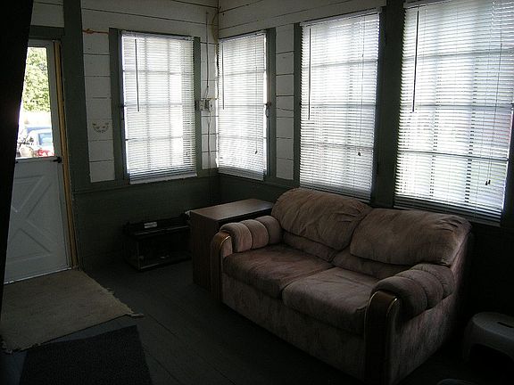 4th image of 119 Ballston Ave