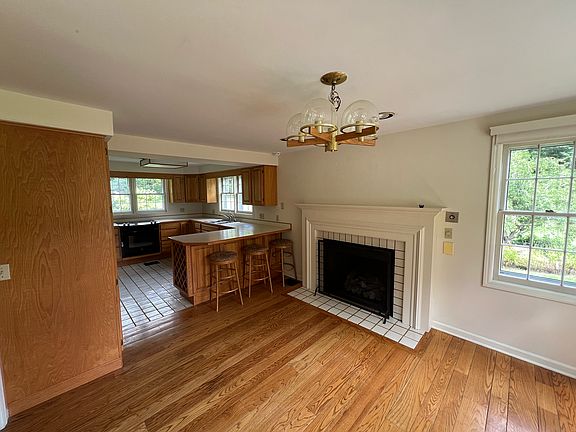 4th image of 120 Willow Creek Private Dr