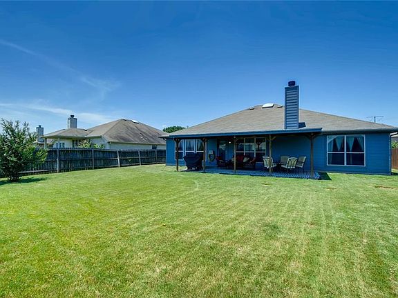 3rd image of 506 Carol Dr