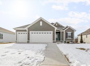 2127 SW Hook Farm Dr, Lees Summit, MO 64082