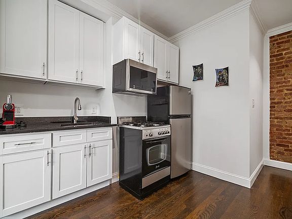 4th image of 442 Hudson St #4C