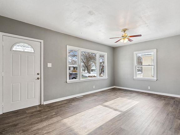 2nd image of 1044 Dundee Ave