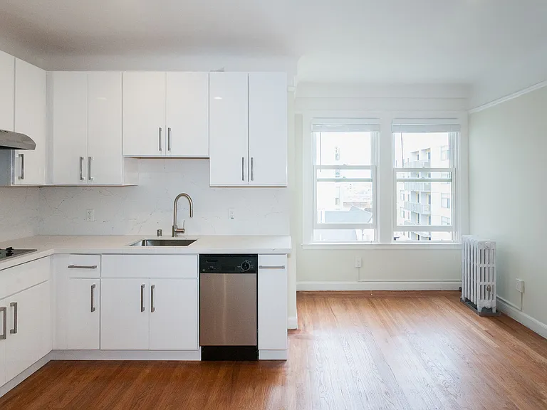50 Laguna — Photo 1