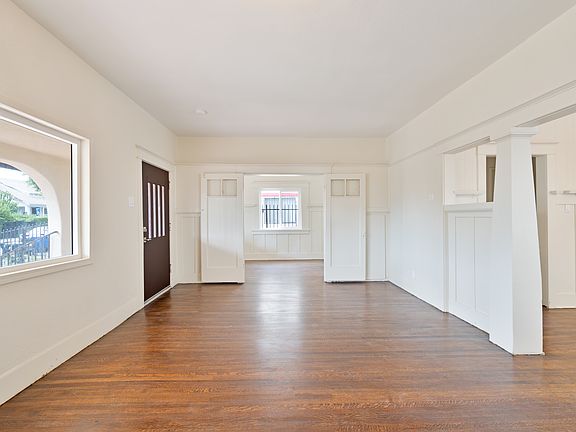 5th image of 2214 Thomas St