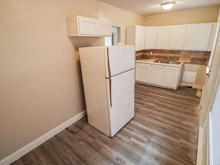 306 E Pine St — Photo 13