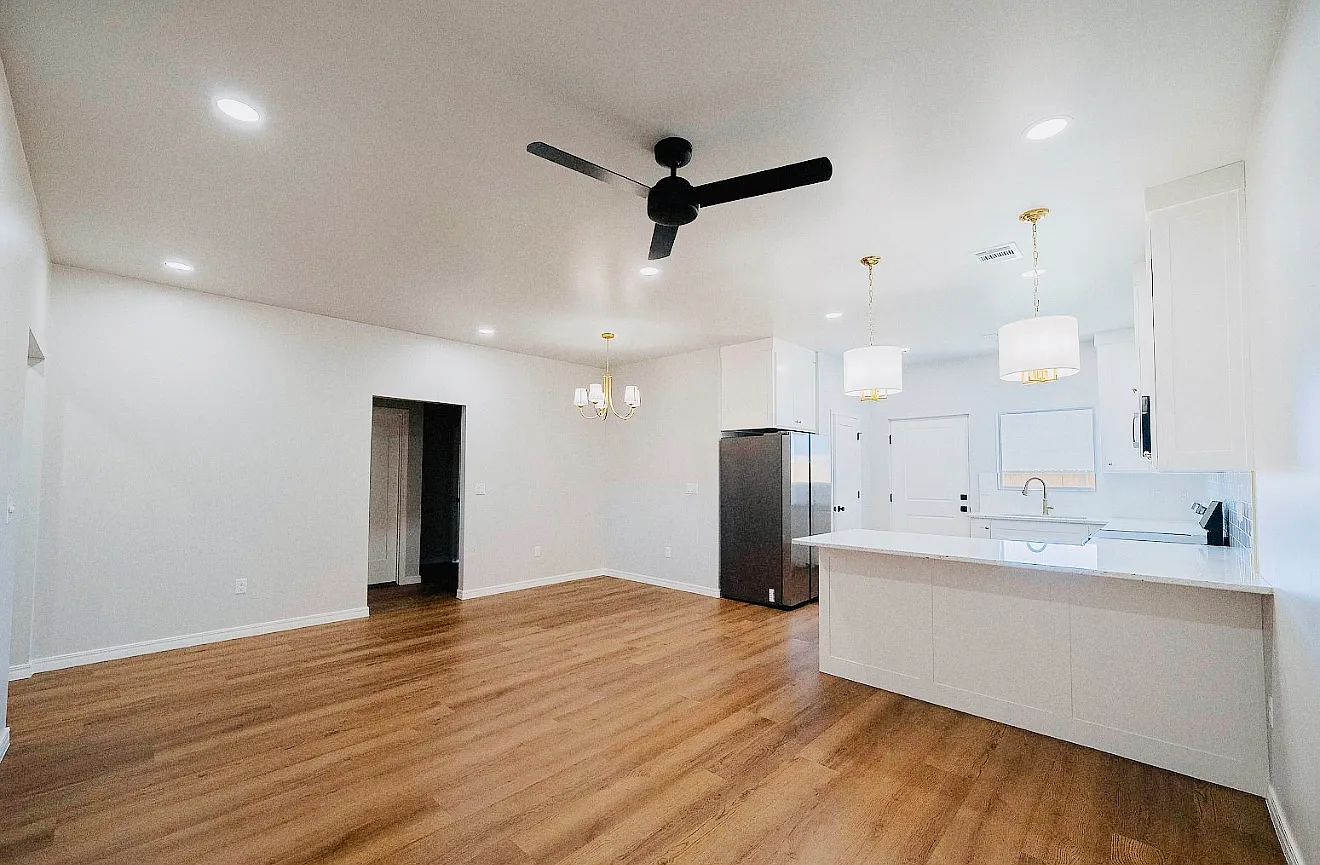 3 bed, 1400 sqft, $1,950 — Photo 3