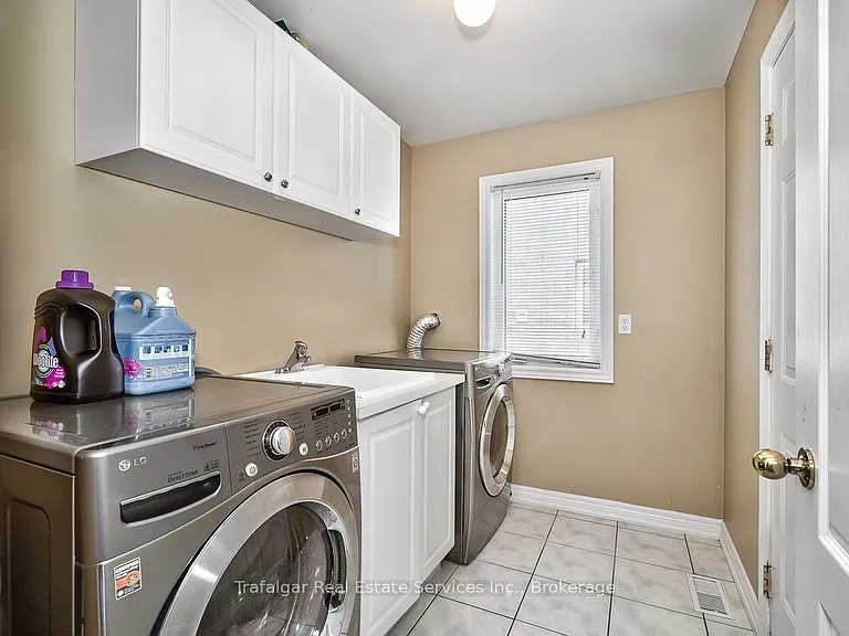 2355 Hilda Dr — Photo 3