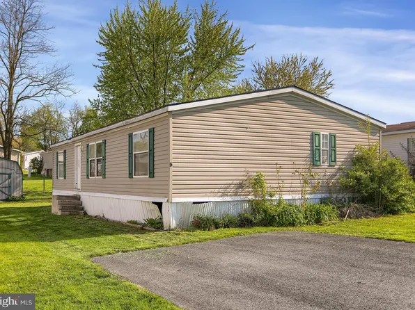 15 Siding Ln, Millersburg, PA 17061