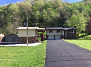 3255 Island Creek Rd, Pikeville, KY 41501