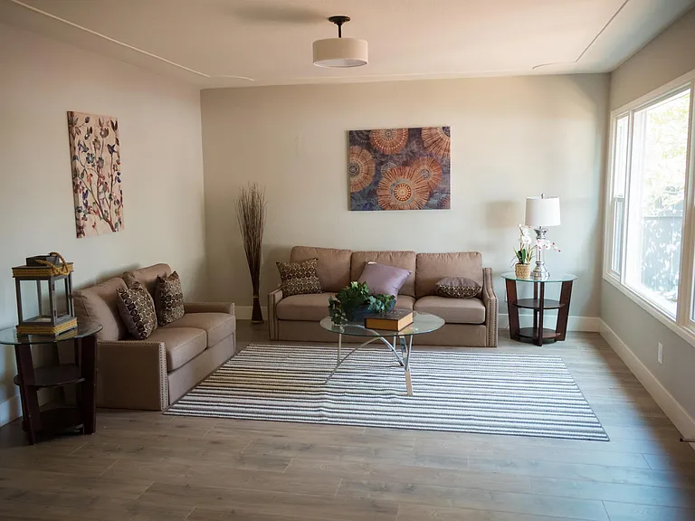 1205 Grove Ave — Photo 4