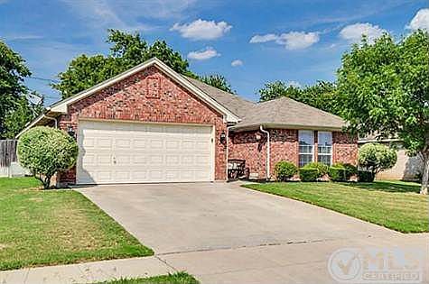 1st image of 920 Heberle Dr