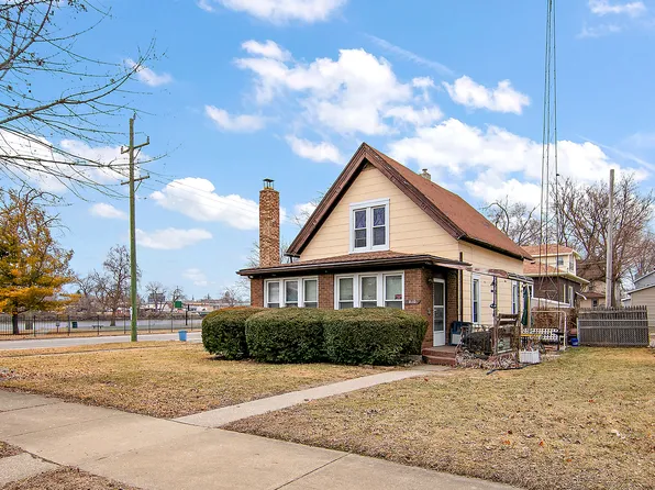 810 S 4th Ave, Kankakee, IL 60901