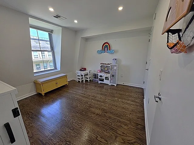 149 Essex St #6H — Photo 10