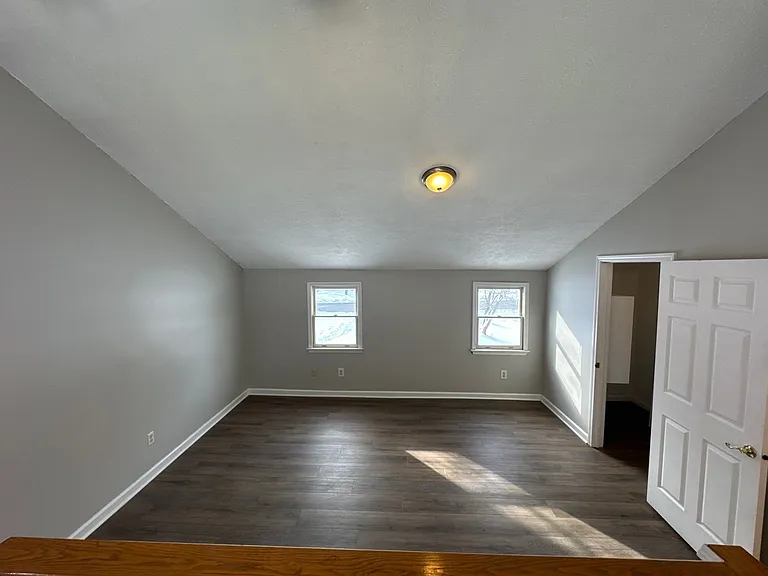338 N Skyline Dr — Photo 27
